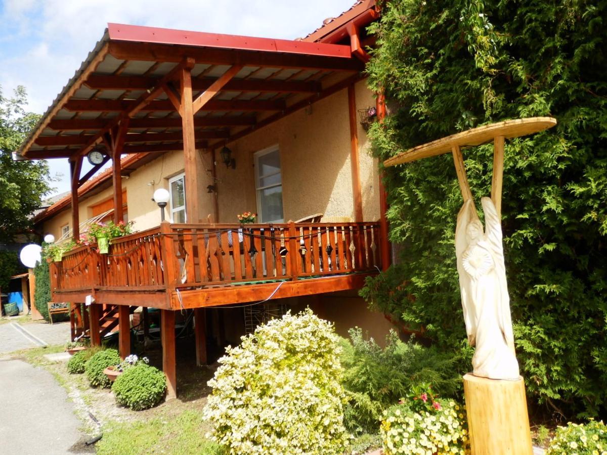 Guesthouse Ilona Velky Kamenec Exterior foto