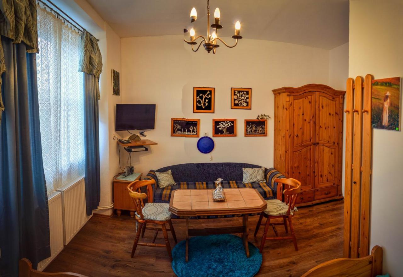 Guesthouse Ilona Velky Kamenec Exterior foto